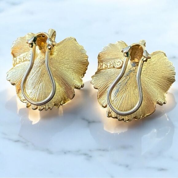 Vintage BSK Goldplated Leaf Earrings Clip On - Picture 2 of 2